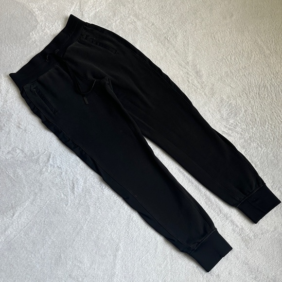 LuLuLemon Women’s Black Knit Soft Comfy Stretch Waist Streetwear Gym Joggers 2 - Picture 1 of 9